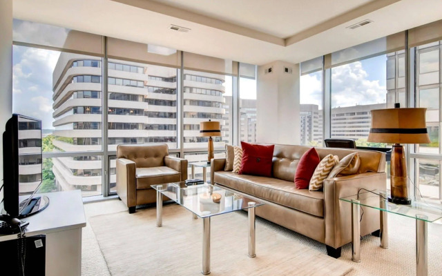 Global Luxury Suites at Crystal City