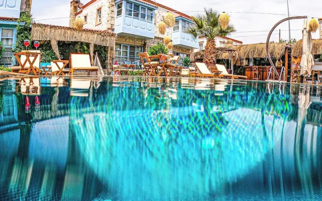 Dört Mevsim Alaçatı Otel
