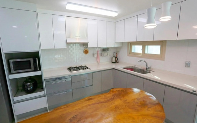 Jeju Castle Blackstone Pension