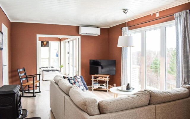 Awesome Home in Skånevik With 3 Bedrooms and Wifi