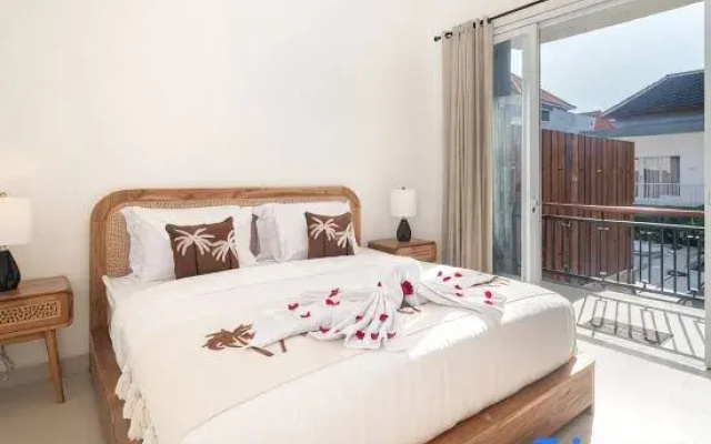 NEW 2BR Villa in Berawa w/Pool, Beach fast Wi-Fi
