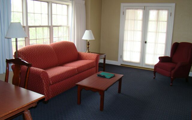 Senate Luxury Suites