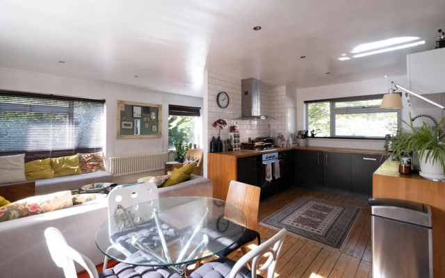Fantastic 2BD House in the Heart of Dulwich