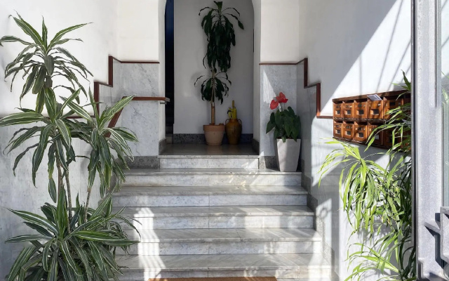 Luna Rossa Roma Guest House