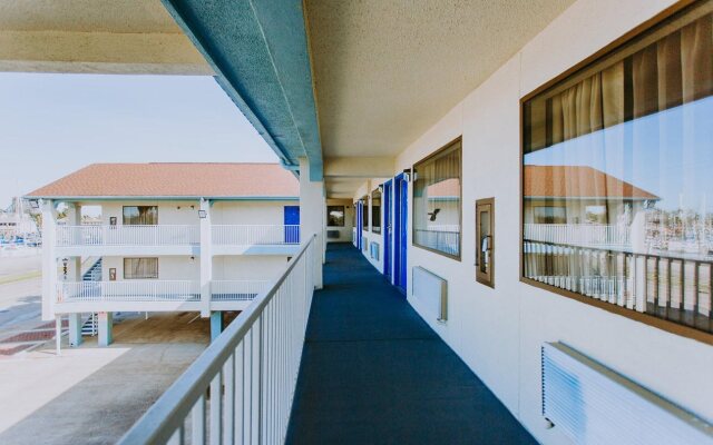 Scottish Inns and Suites - Near Kemah Boardwalk