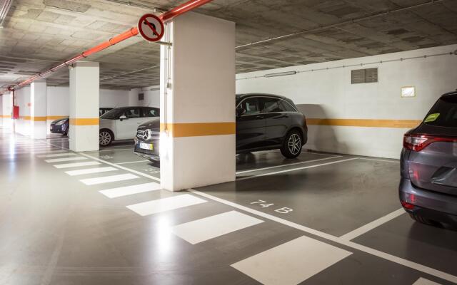 Downtown Premium with Garage