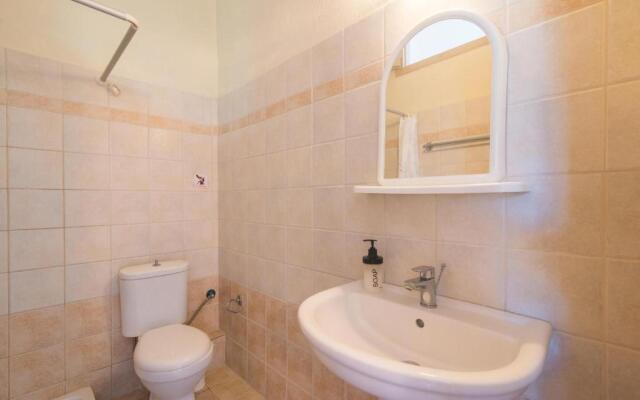 Aleka Apartment 4