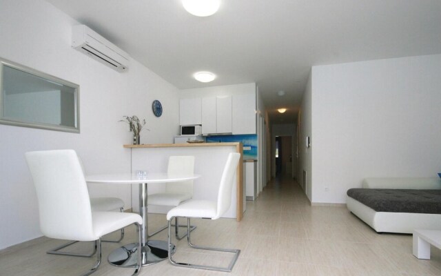 Nice Home in Grebastica With Wifi and 2 Bedrooms