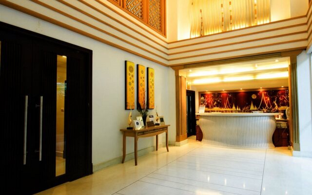 The StandardX Bangkok Phra Arthit