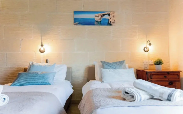 Villa Savona Sleeps 7 With Private Pool