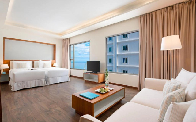 A La Carte Da Nang Beach