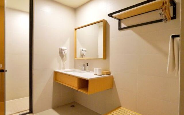 JI Hotel (Guiyang North Railway Station)