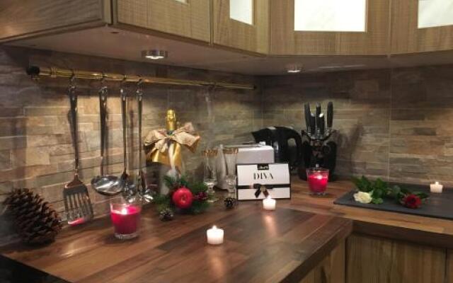 Golden Gapa River Luxury Apartment 16