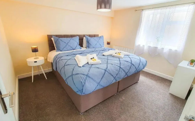 Captivating 1-bed Apartment in Stroud