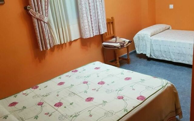 Hostal - Restaurante Carmona