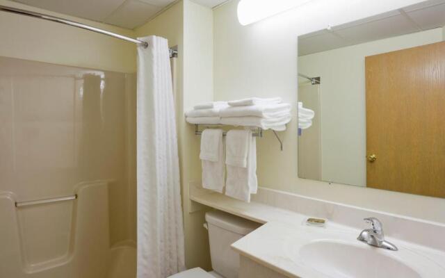 Paynesville Inn And Suites