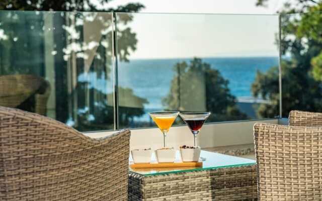 Sunset apartment with private pool and jacuzzi