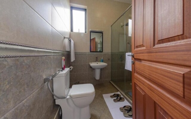 Fahari Suites by Homes By Della