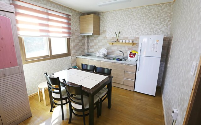 Jindo Sansaesori Pension