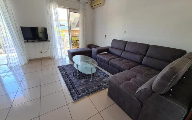 Grand T3 Hypercentre St-Denis: tout à proximité