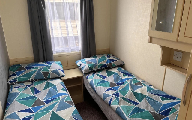 Lovely 2 Bedroom Static Caravan Brean, Somerset
