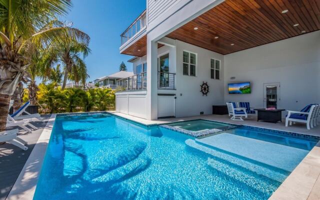 Aqua Bay