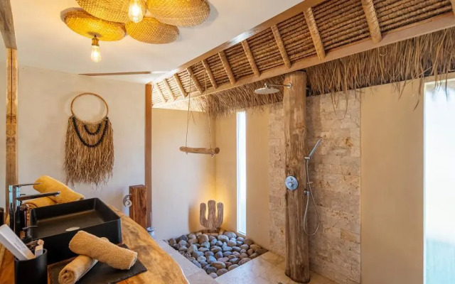 Bleu MATHIS Gili Asahan