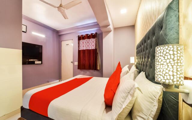 Collection O 11650 HOTEL GRAND APPLE
