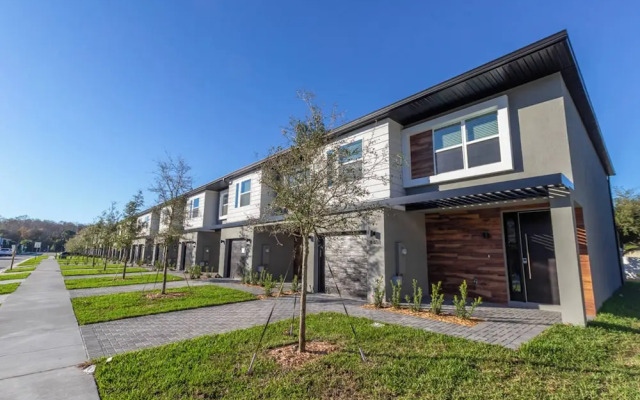 Luxury Vacation Home With Splash Pool/bbq 03