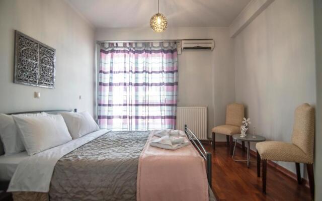 Akrata's Elegant Luxury Suite