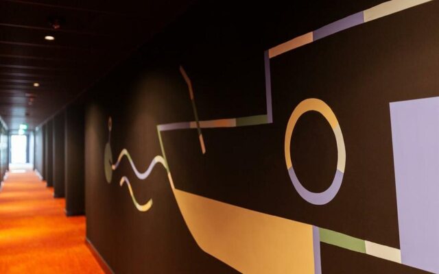 Holiday Inn - the niu, Fender Amsterdam by IHG