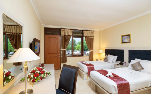 Royal Orchids Garden Hotel & Condominiums