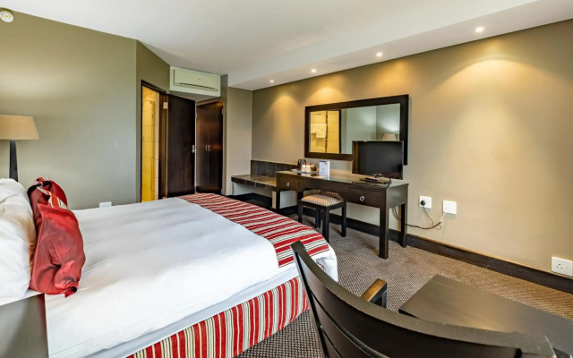 African Sky Hotels - Pine Lake Inn