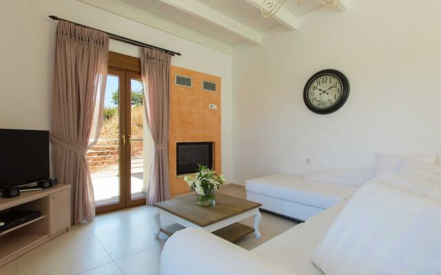 Splendid Villa in Achlades with Private Pool near Bali