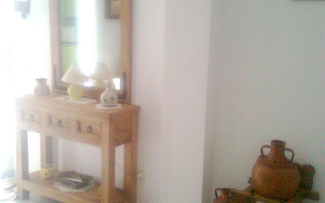 Apartment With In Estepona With Pool Access And Furnished