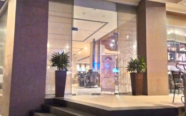 West Avenue Suites