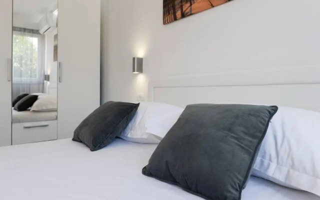 Reza Luxury Apartment