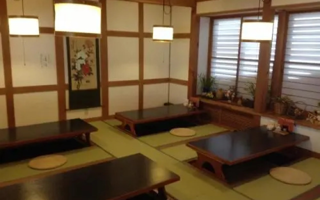 Hakuba Ryokan MINAMIYA & Cat Cafe MINAMIYA