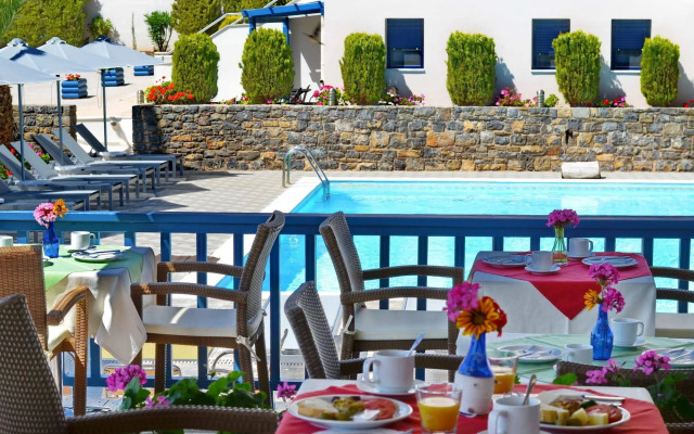Emporios Bay Hotel
