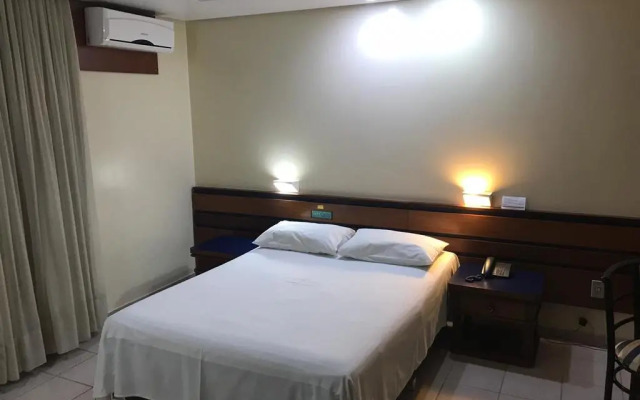 Oft Plaza Oeste Hotel