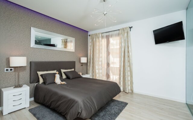Mafloras Luxury Beach Apartment