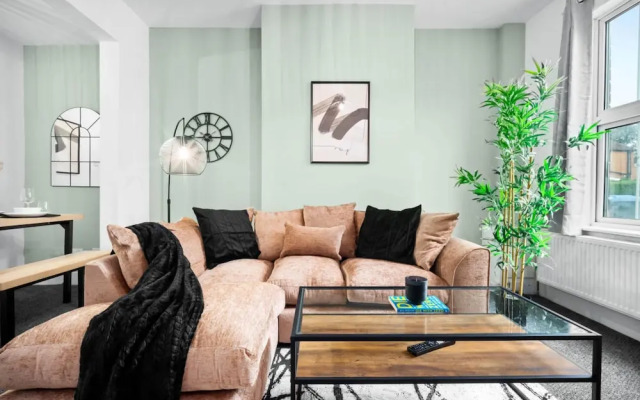 Spacious Home in Harborne