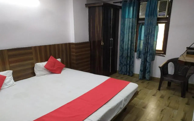 OYO 82741 Mohan Garden Stays