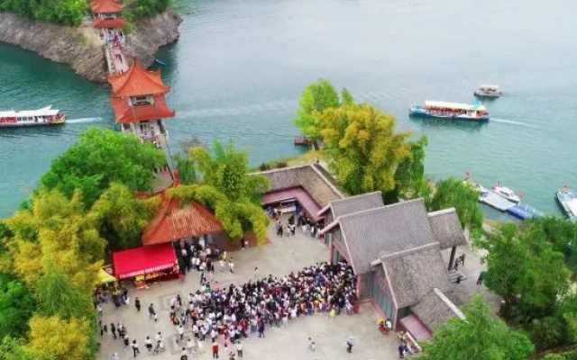 Yinghu Hotel