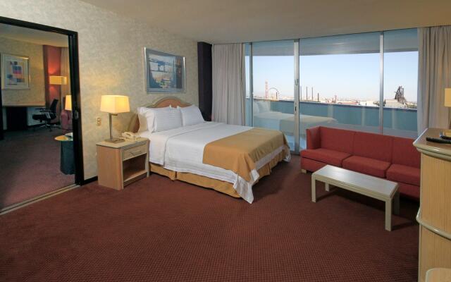 Holiday Inn Monterrey - Parque Fundidora by IHG
