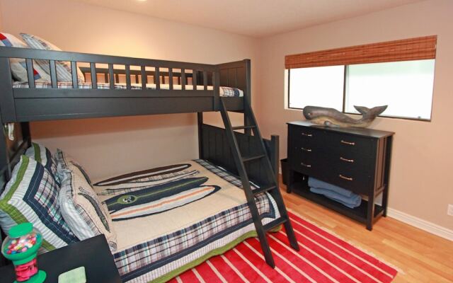 E Balboa 68385 by RedAwning