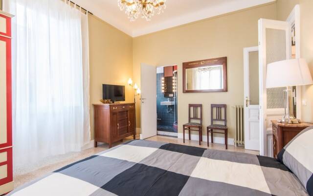 RSH Trastevere Bright Enchanting Apartment