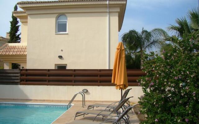 Blue Water Bay Royal House