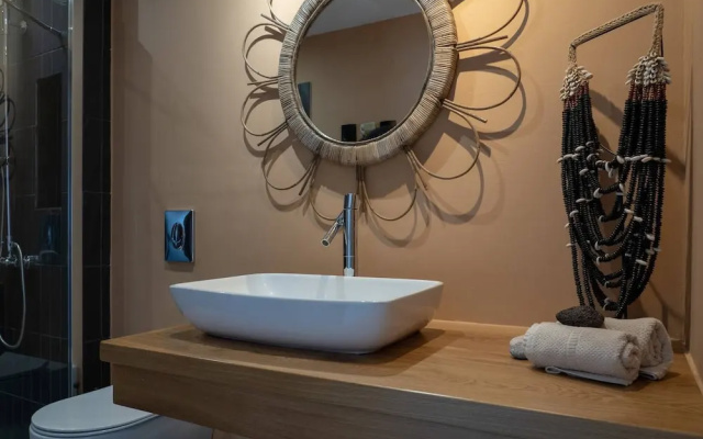Luxury Seaview Apartment, 1min Walk From Beach!