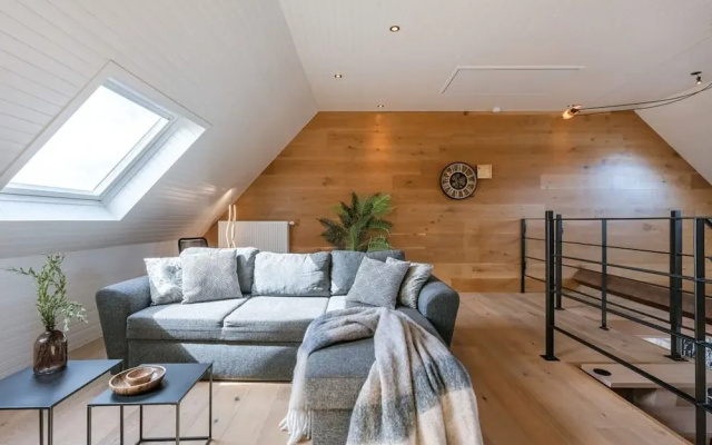 Beautiful and Spacious Vacation Home With Parking